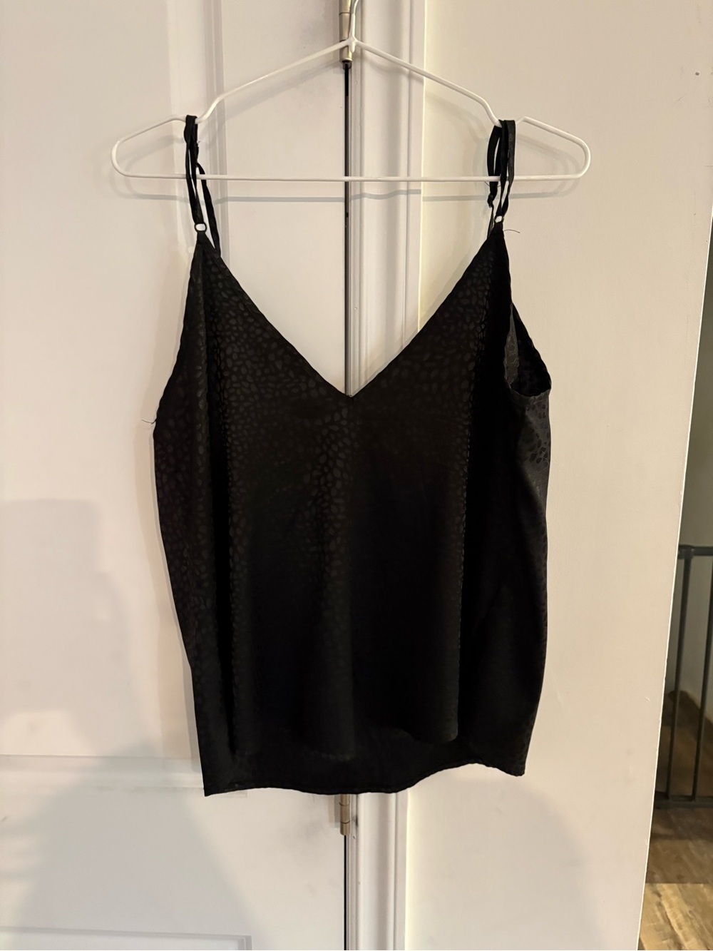 SHEIN Black V-Neck Satin Leopard Jacquard Cami
